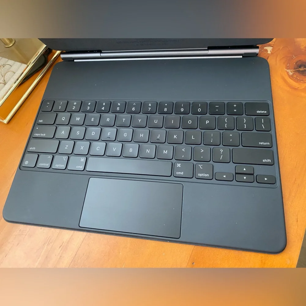 Apple Black Magic Keyboard